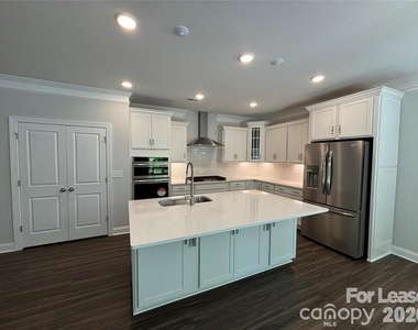 4026 Red Gate Avenue - Photo Thumbnail 2