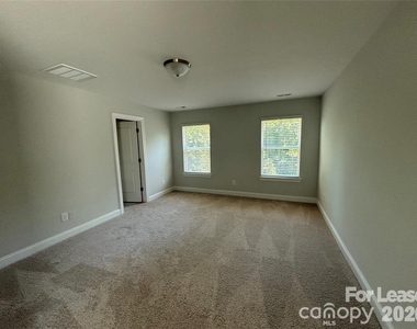 4026 Red Gate Avenue - Photo Thumbnail 5