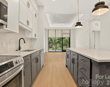 510 W Tremont Avenue - Photo Thumbnail 24