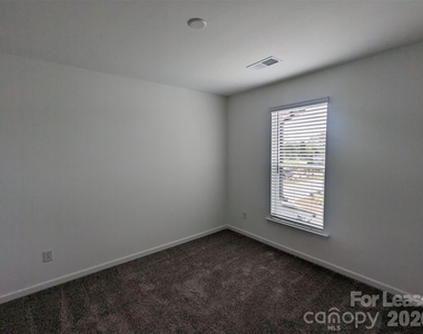 16228 Leading Street - Photo Thumbnail 10