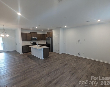 16228 Leading Street - Photo Thumbnail 2