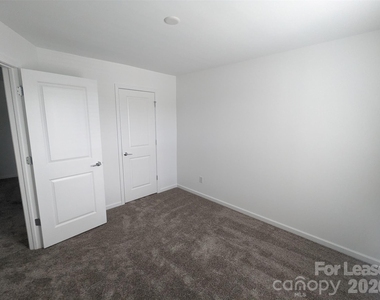 16228 Leading Street - Photo Thumbnail 11