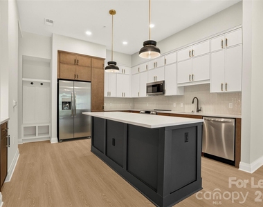 510 W Tremont Avenue - Photo Thumbnail 25