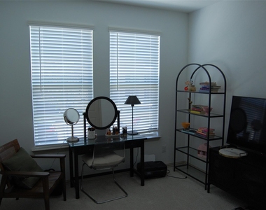 5242 Legacy Street - Photo Thumbnail 5