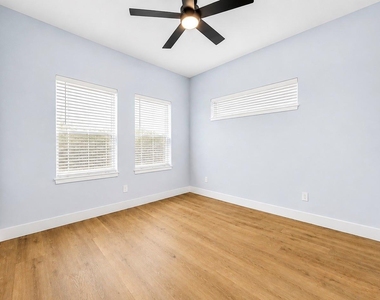 1115 E Oleander Street - Photo Thumbnail 31
