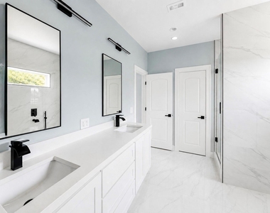 1115 E Oleander Street - Photo Thumbnail 11