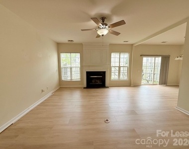 10212 Garmoyle Street - Photo Thumbnail 6