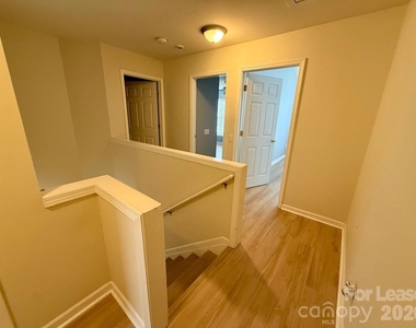 10212 Garmoyle Street - Photo Thumbnail 9