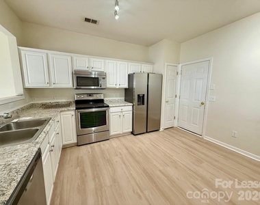 10212 Garmoyle Street - Photo Thumbnail 2