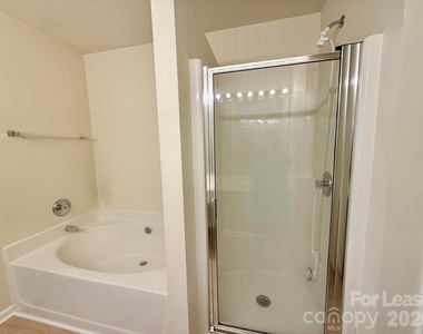 10212 Garmoyle Street - Photo Thumbnail 16