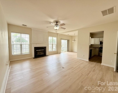 10212 Garmoyle Street - Photo Thumbnail 4