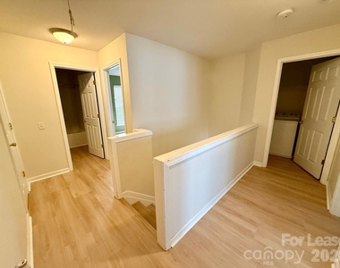10212 Garmoyle Street - Photo Thumbnail 10