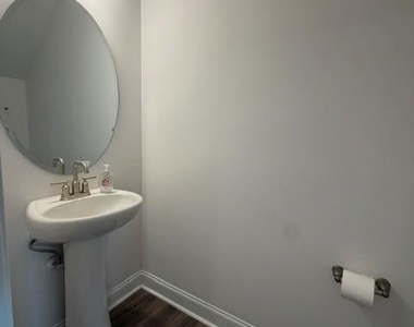 2125 24th Street Lane Se - Photo Thumbnail 6