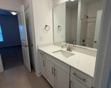 2125 24th Street Lane Se - Photo Thumbnail 10