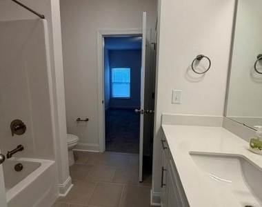 2125 24th Street Lane Se - Photo Thumbnail 11