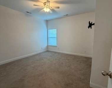 2125 24th Street Lane Se - Photo Thumbnail 8