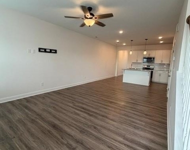 2125 24th Street Lane Se - Photo Thumbnail 17