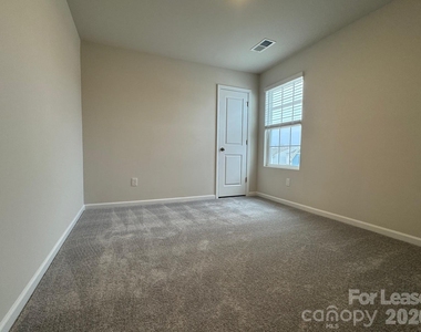15201 Windy Plains Road - Photo Thumbnail 12