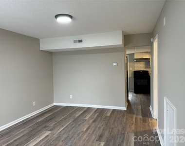 118 Ross Street - Photo Thumbnail 1