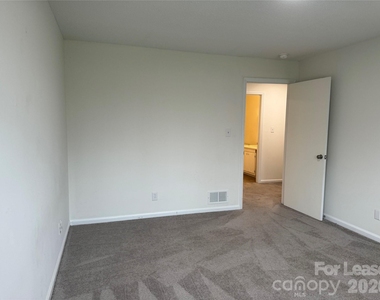 118 Ross Street - Photo Thumbnail 15