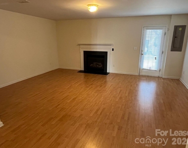 12003 Duke Lancaster Drive - Photo Thumbnail 5