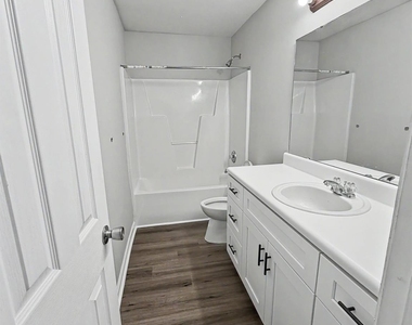 2717 Forest Grove Court - Photo Thumbnail 7