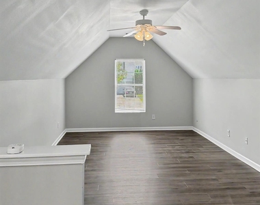 2717 Forest Grove Court - Photo Thumbnail 9