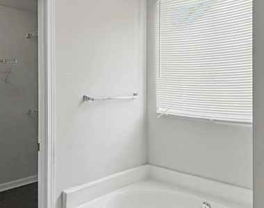 2717 Forest Grove Court - Photo Thumbnail 4