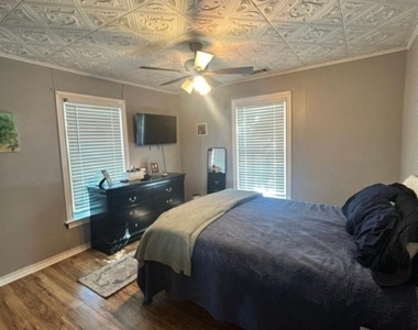 608 W Baldridge Street - Photo Thumbnail 6