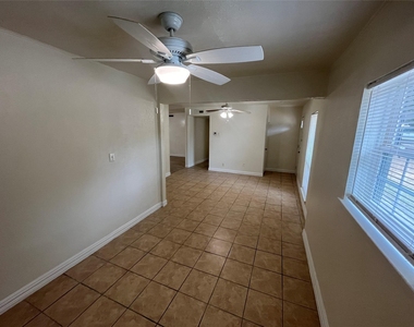 5313 Preston Trail - Photo Thumbnail 4