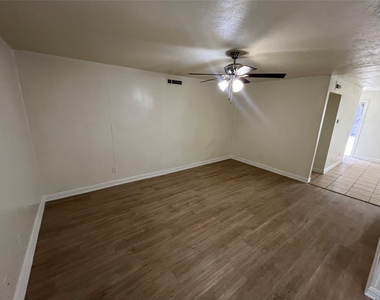 5313 Preston Trail - Photo Thumbnail 6