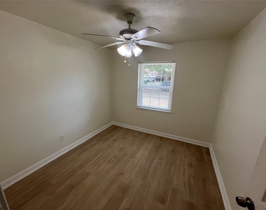 5313 Preston Trail - Photo Thumbnail 15