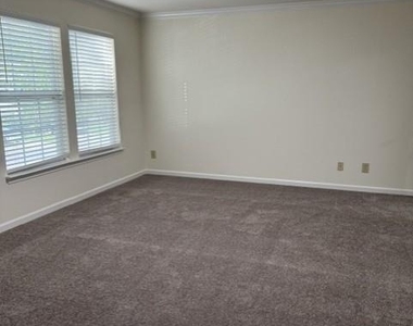 8428 Panglemont Drive - Photo Thumbnail 7