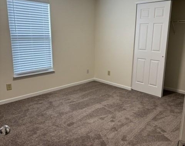 8428 Panglemont Drive - Photo Thumbnail 10
