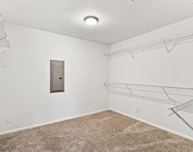 6705 Nola Court - Photo Thumbnail 9