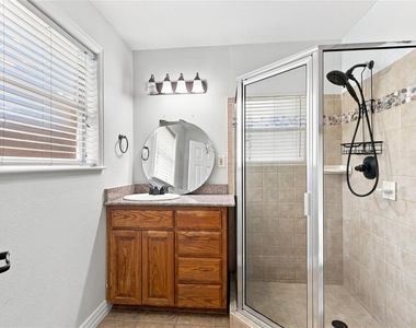 6705 Nola Court - Photo Thumbnail 7