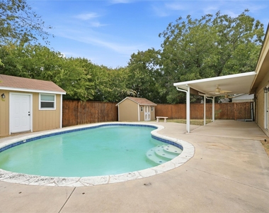 6705 Nola Court - Photo Thumbnail 15