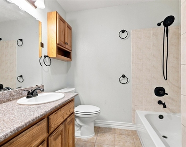 6705 Nola Court - Photo Thumbnail 12