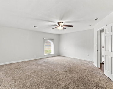 6705 Nola Court - Photo Thumbnail 8