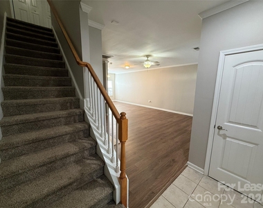 933 Central Park Circle - Photo Thumbnail 14
