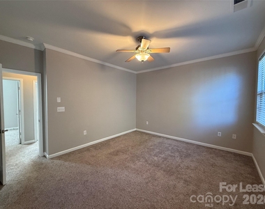 933 Central Park Circle - Photo Thumbnail 22