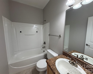 933 Central Park Circle - Photo Thumbnail 20