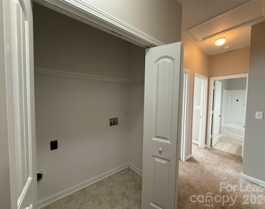 933 Central Park Circle - Photo Thumbnail 15