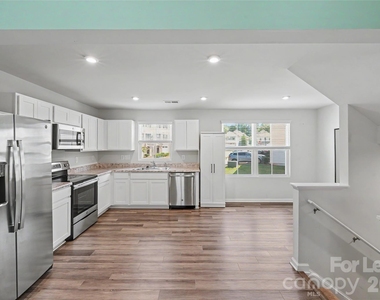 6042 Cutwater Circle - Photo Thumbnail 12