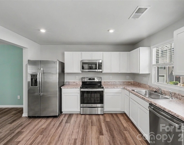 6042 Cutwater Circle - Photo Thumbnail 11