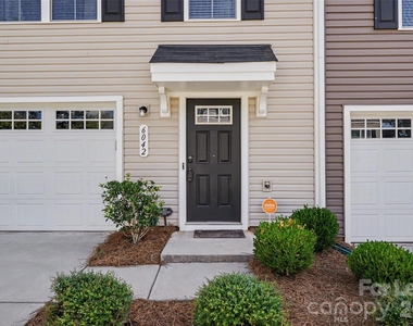 6042 Cutwater Circle - Photo Thumbnail 5