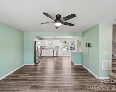 6042 Cutwater Circle - Photo Thumbnail 10