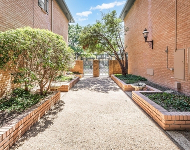 6015 E University Boulevard - Photo Thumbnail 12