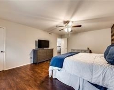 6015 E University Boulevard - Photo Thumbnail 6