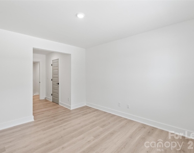2007 Wilson Avenue - Photo Thumbnail 17